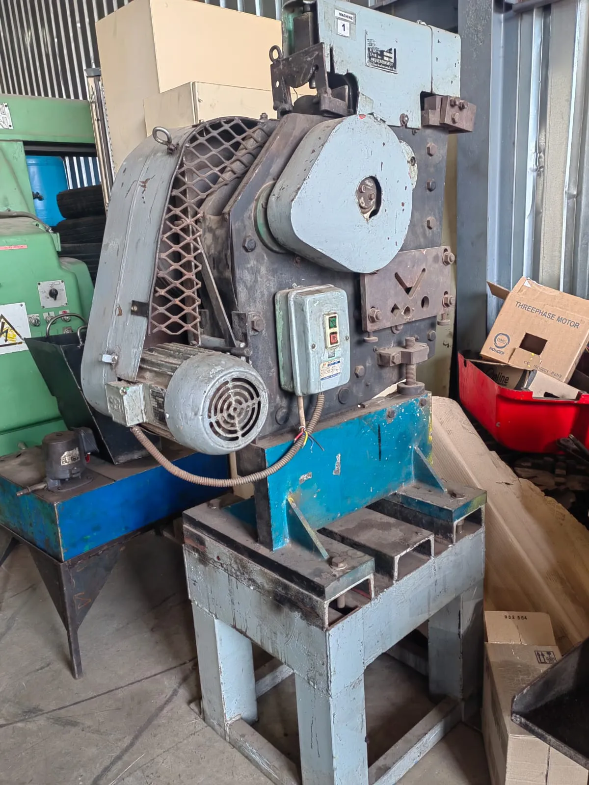 QA32-8B Multi-Function Shear Machine